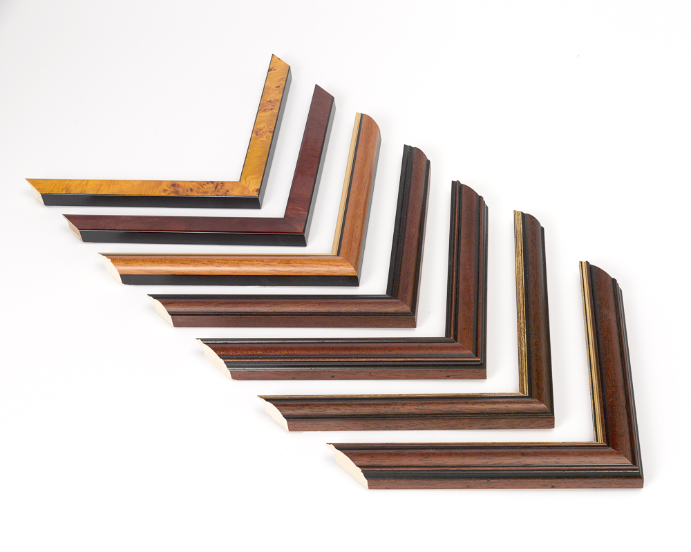 L065 Walnut & Gold 30x17mm L1743 Walnut & Gold 24x17mm L136 Walnut 32x17mm L1742 Walnut 24x17mm L268 Toned Mahogany 22x22mm L667 Gloss Poplar 20x13mm L677 Gloss Elm Burr Veneer 20x13mm